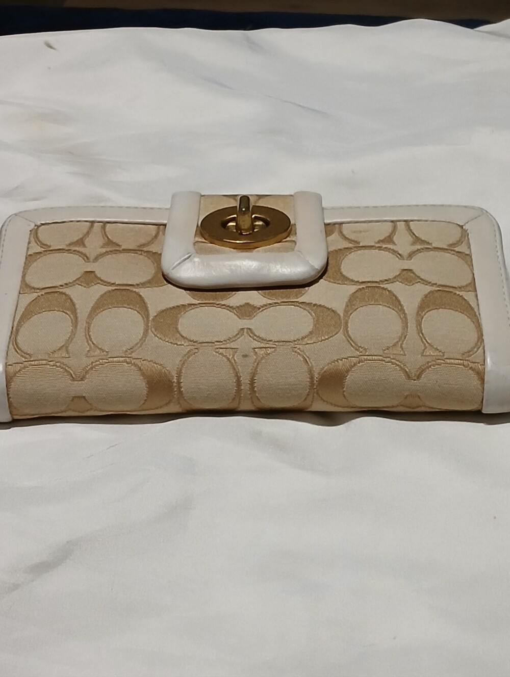Coach Cricket Signature / Leather Wallet with Gold Turn-Lock